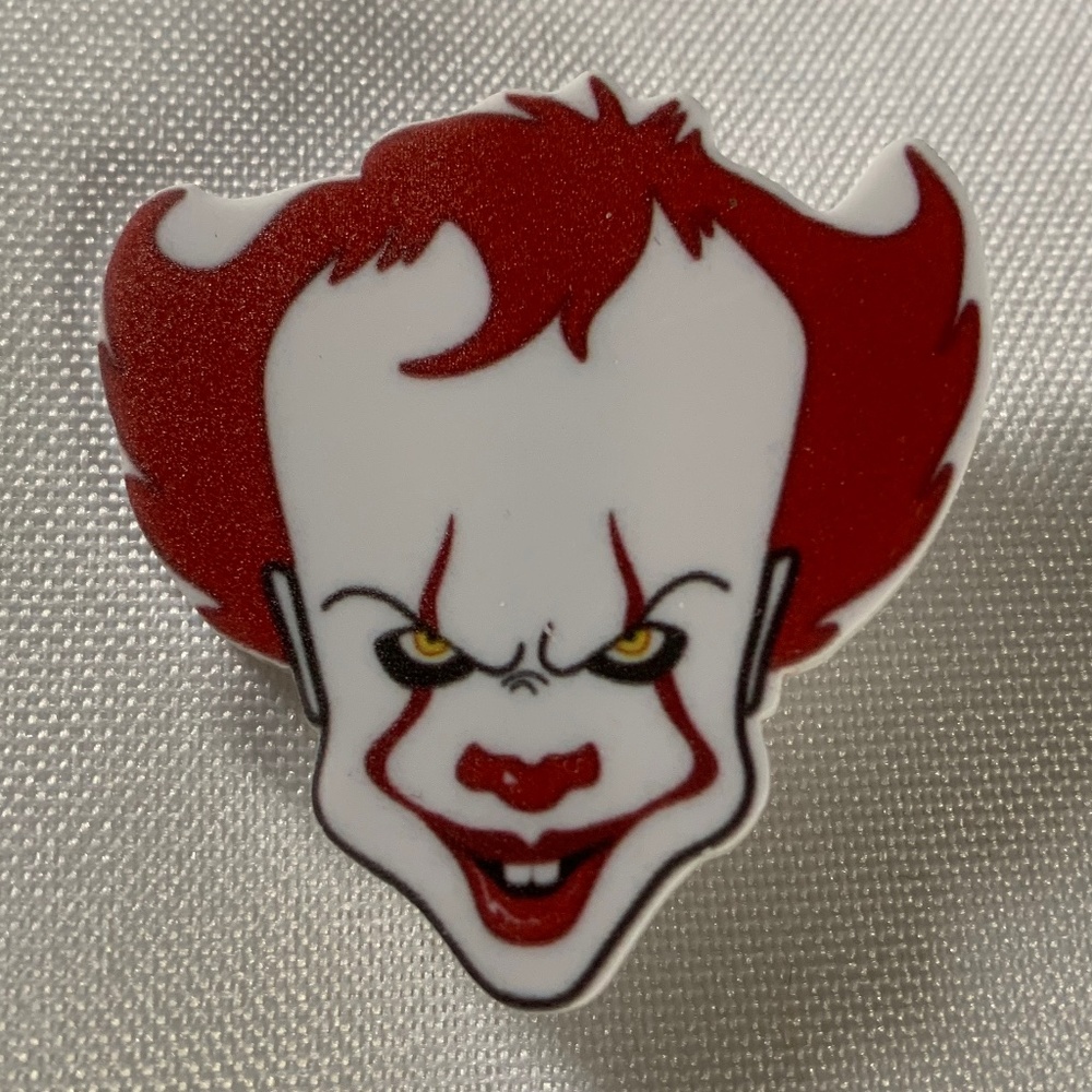 🎉Host Pick🎉. NWT. Handmade Pennywise Stephen King Horror Movie It Pin Brooch!